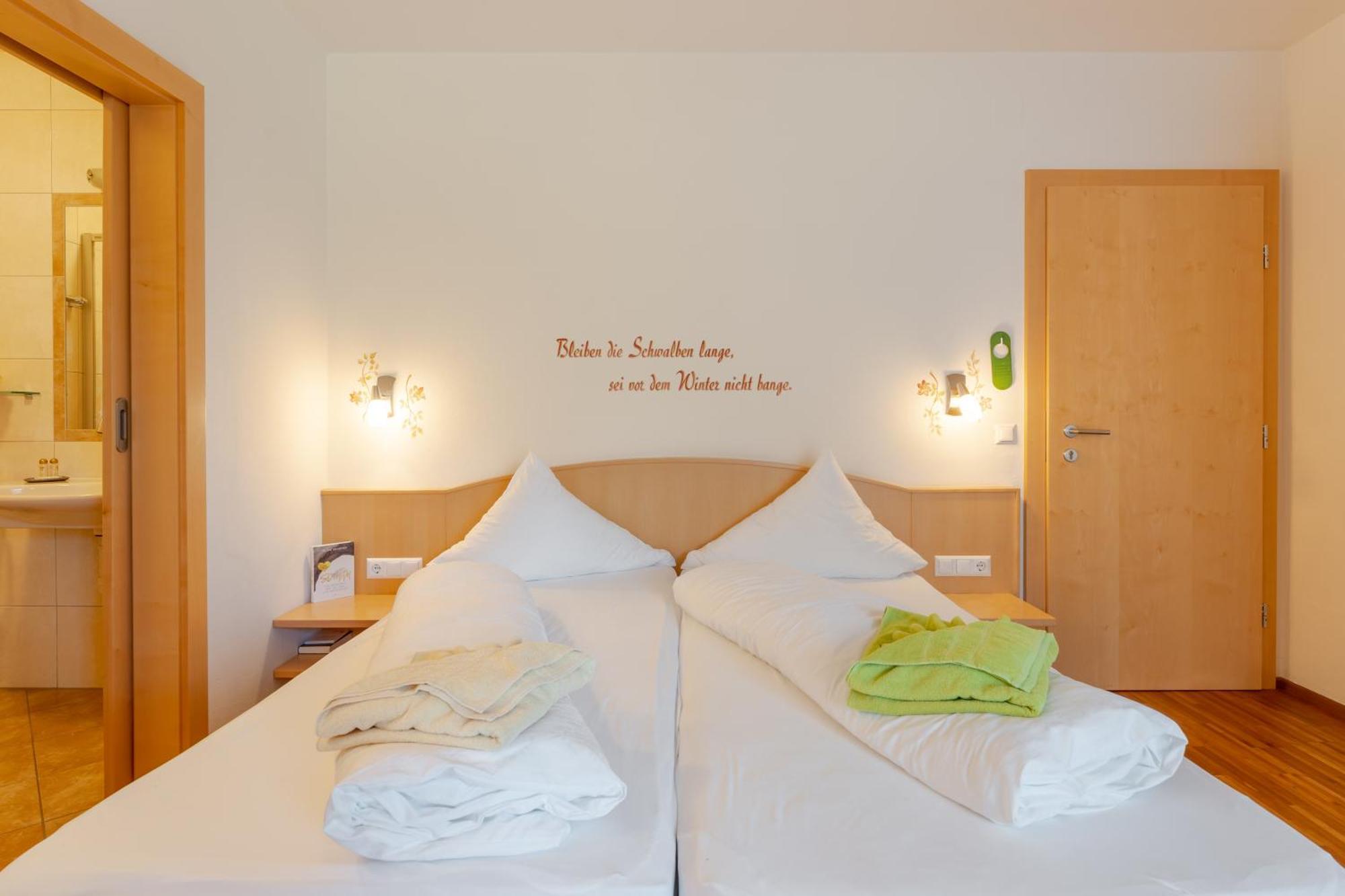 Stampferhof Hotel Weissensee Exterior photo